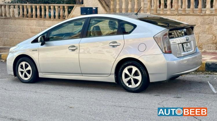 تويوتا بريوس 2014