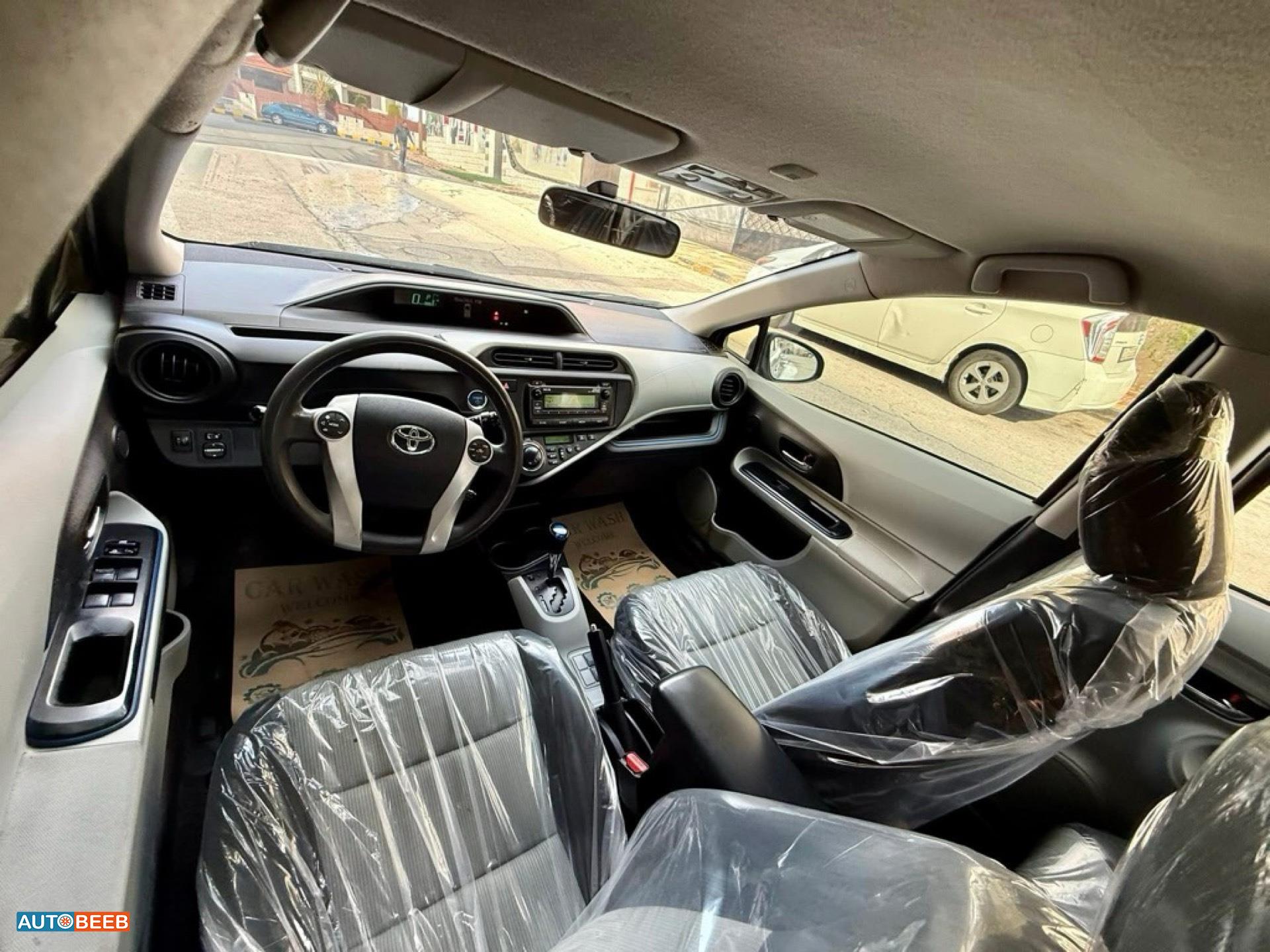 تويوتا بريوس سي 2014