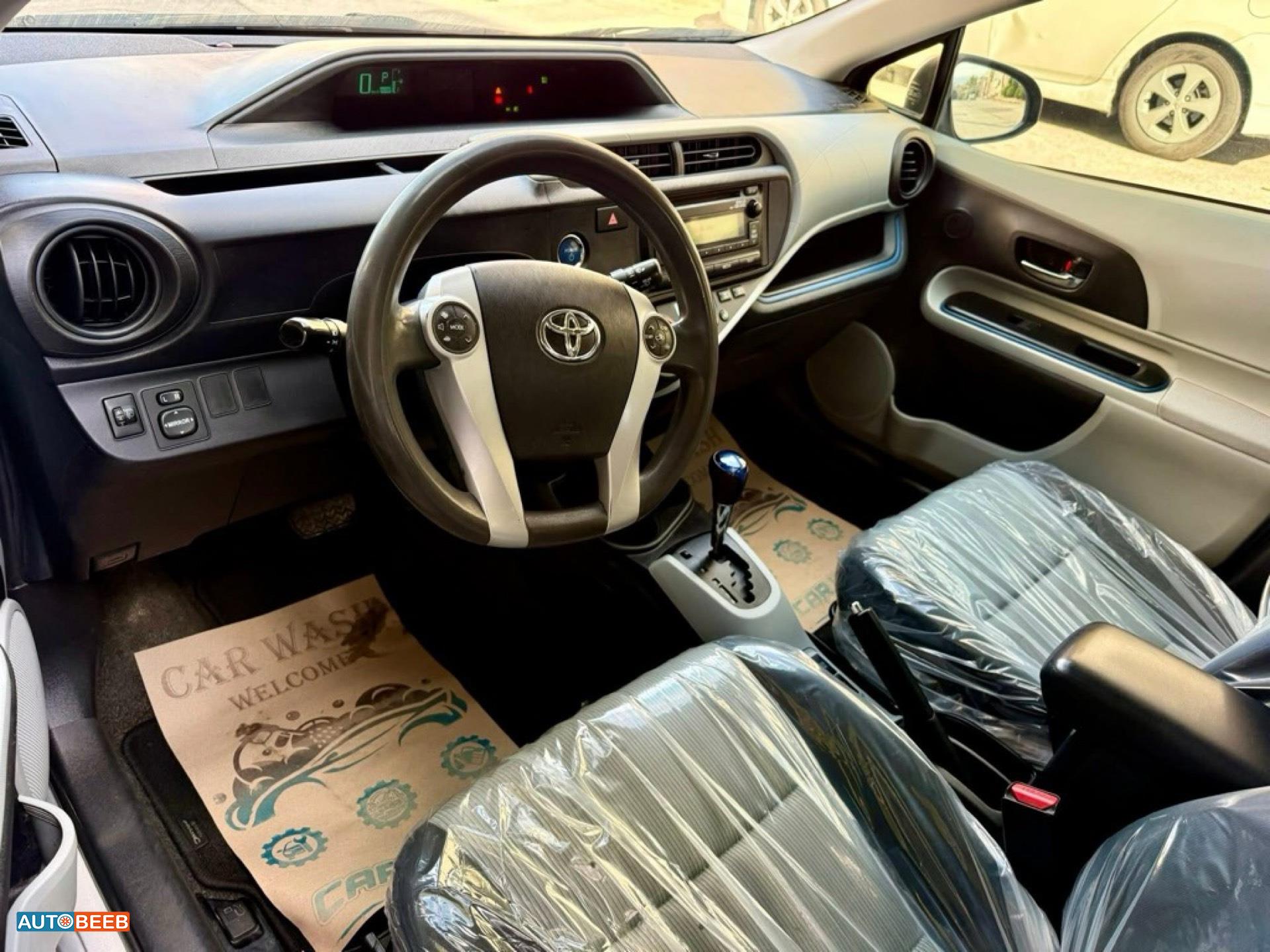 تويوتا بريوس سي 2014