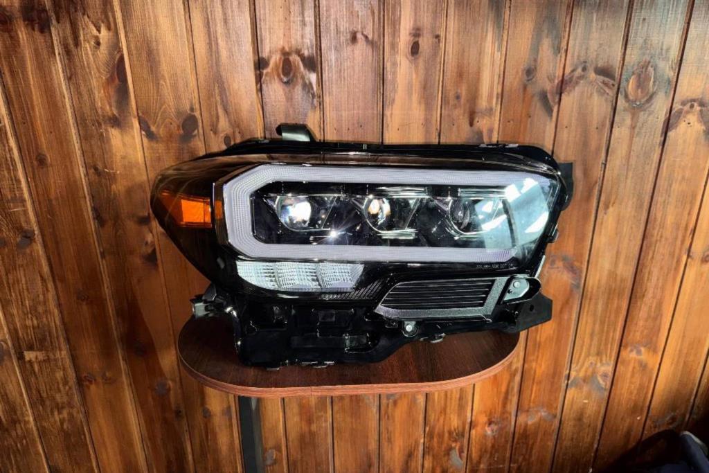Lights Front light Toyota Tacoma