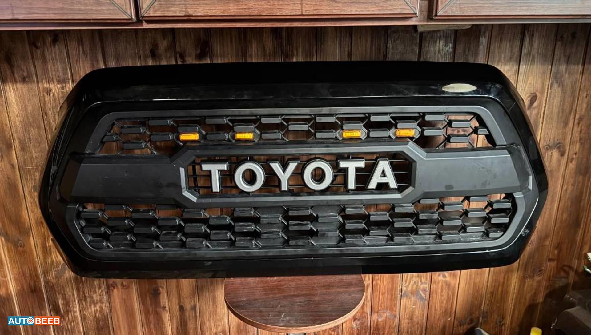 Body  Grilles Toyota Tacoma
