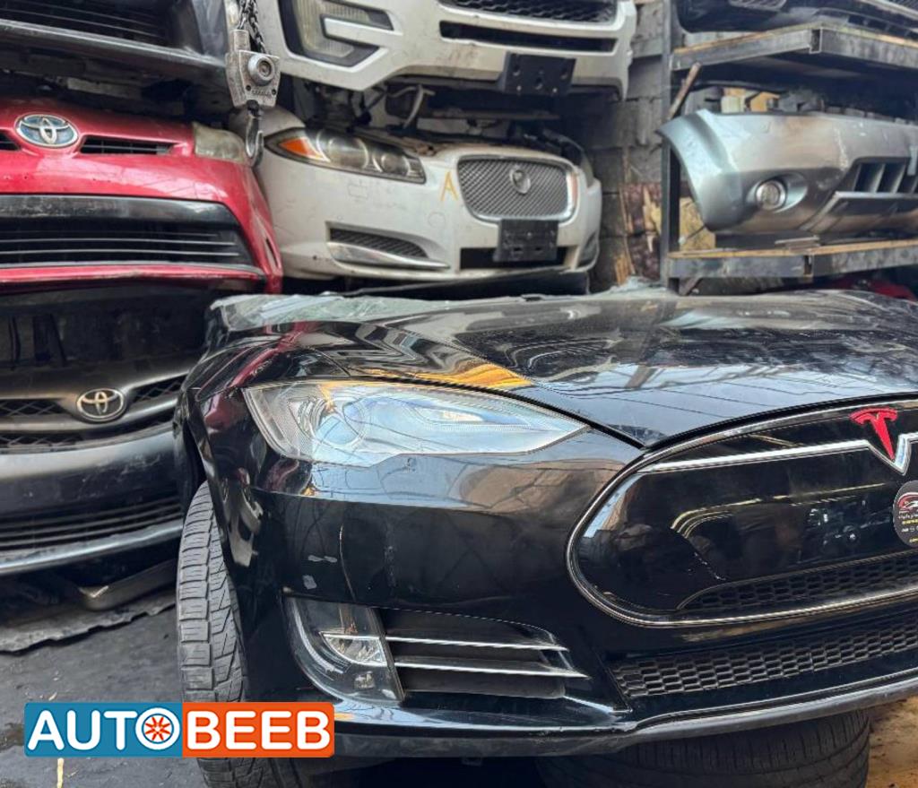 Body  Front clip Tesla S