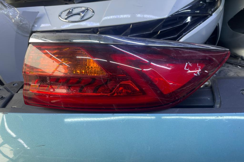 ضوء خلفي يمين شمال كيا كادينزا 2015 2016