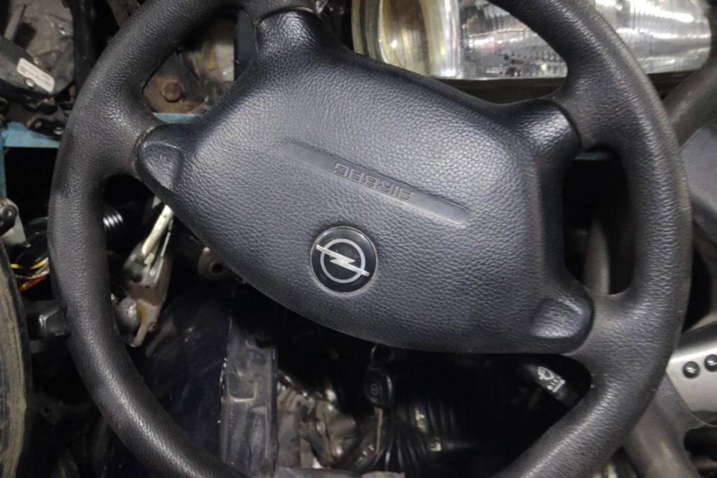Cabin  Steering Wheel Opel Omega