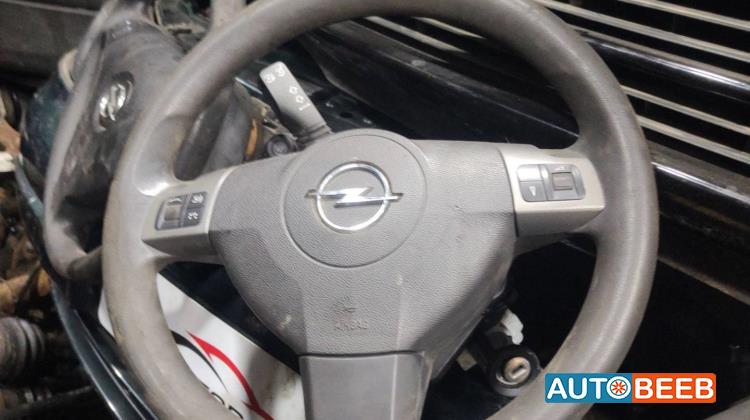 Cabin  Steering Wheel Opel Astra
