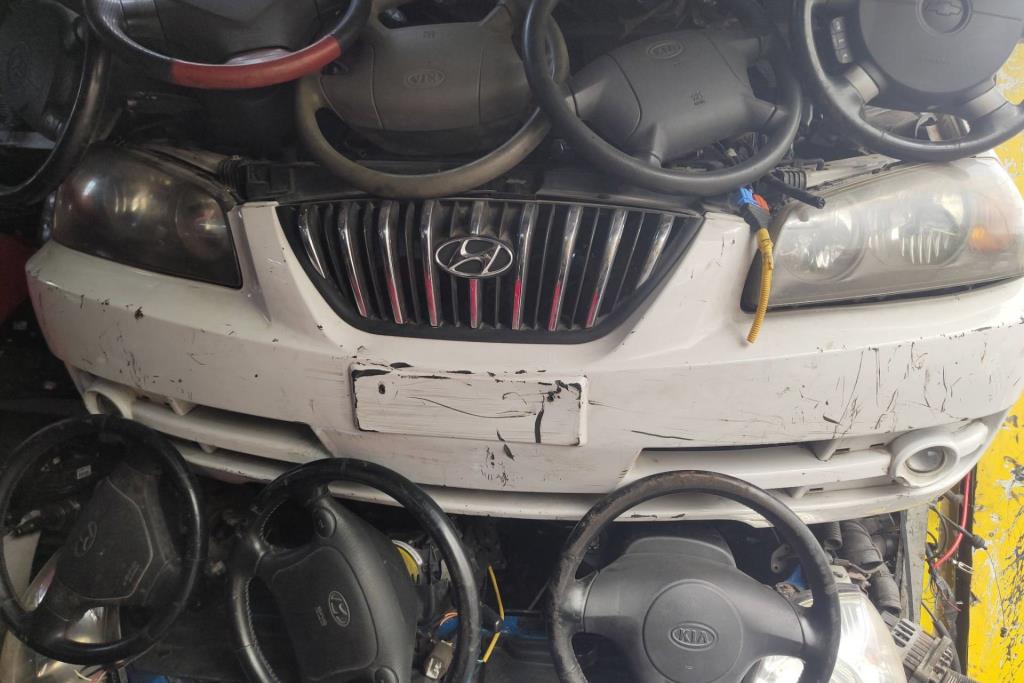 واجهة أمامية طمبون اضوية يمين شمال هيونداي افانتي xd 2005 2006