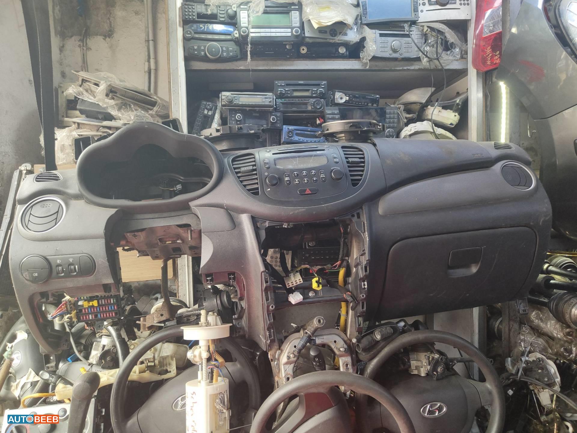 Cabin  Dashboard Hyundai i10