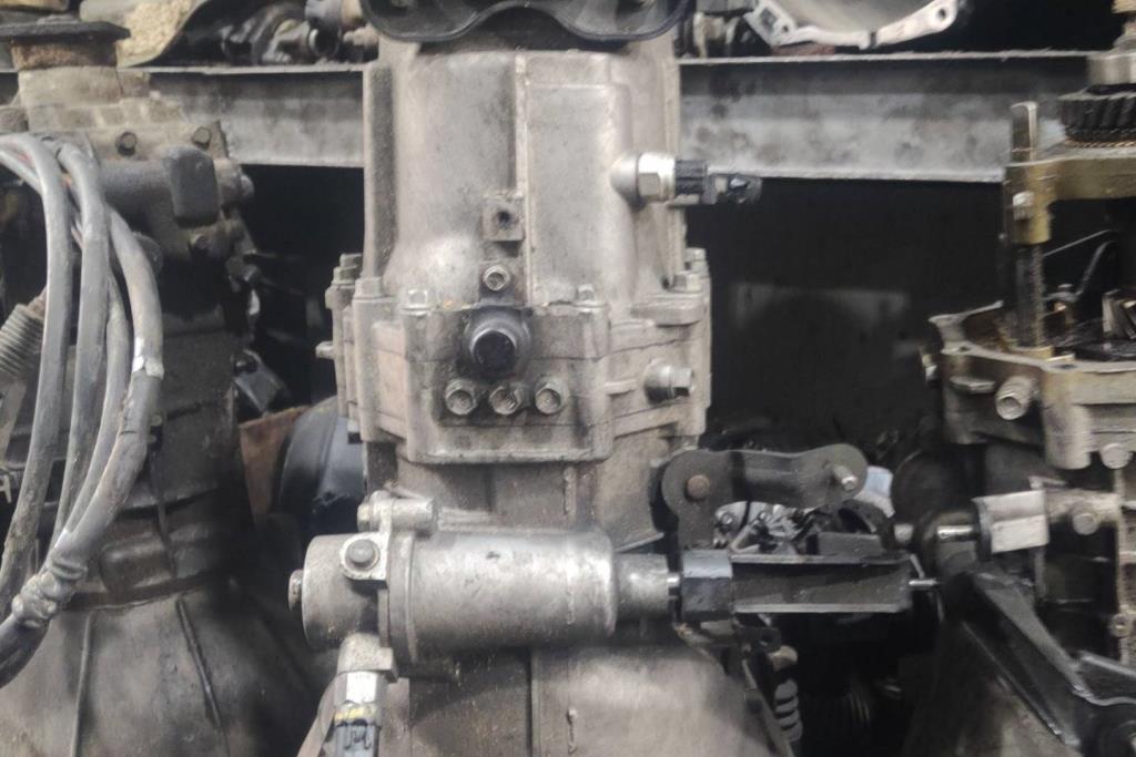 جير عادي كيا بنجو 2015 2016 2017 2018 2019 2020 2021 2022