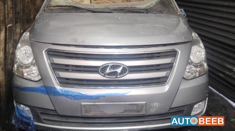 Body  Front clip Hyundai H1