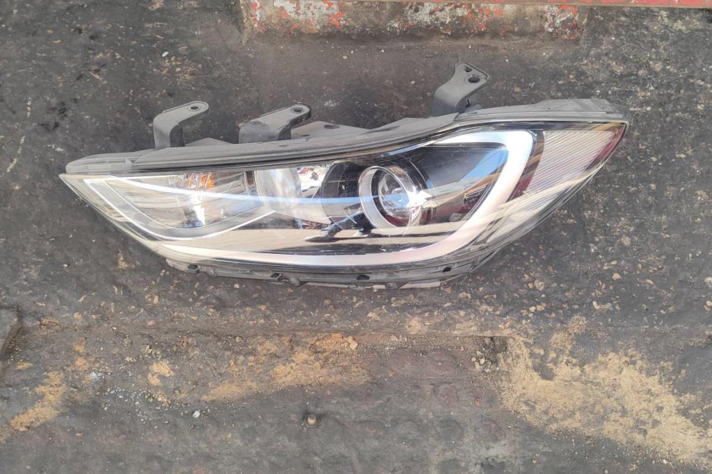Lights Front light Hyundai Elantra