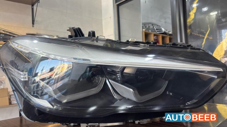 ضوء يمين بي ام X5 2022