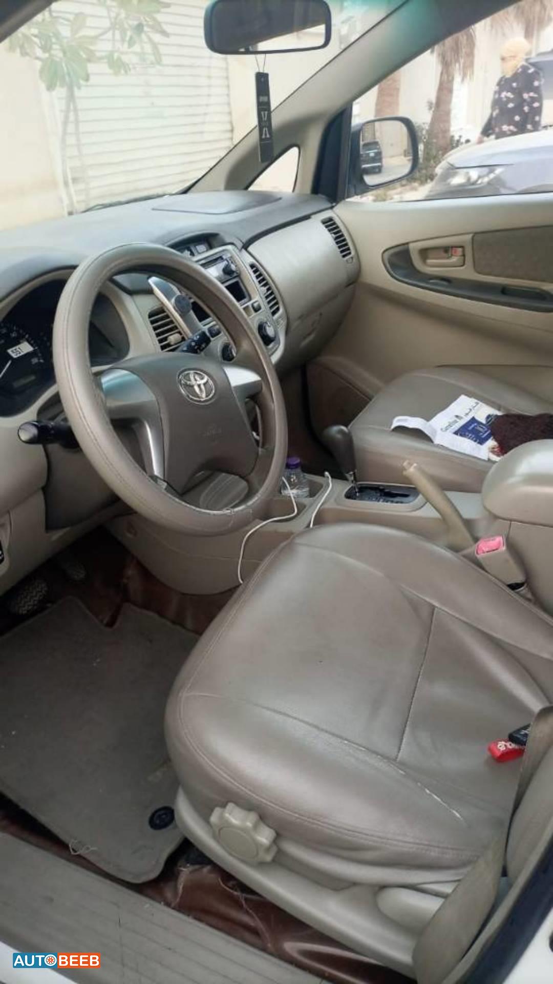 تويوتا انوفا 2014