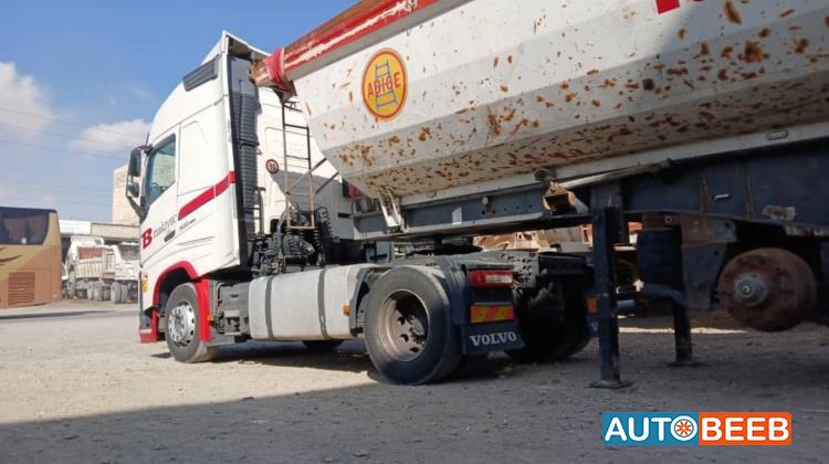 راس تريلا فولفو 2015