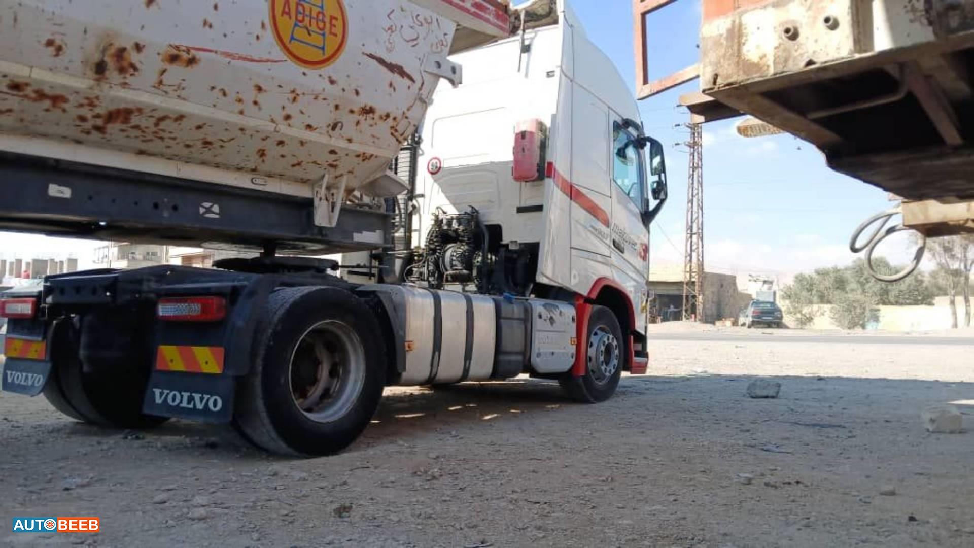 راس تريلا فولفو 2015