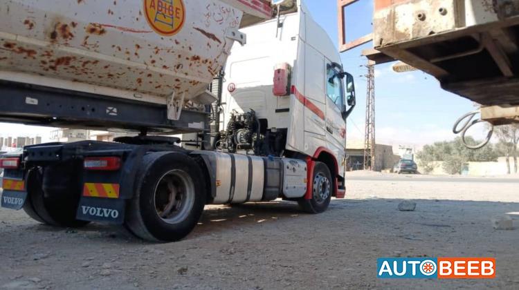 راس تريلا فولفو 2015