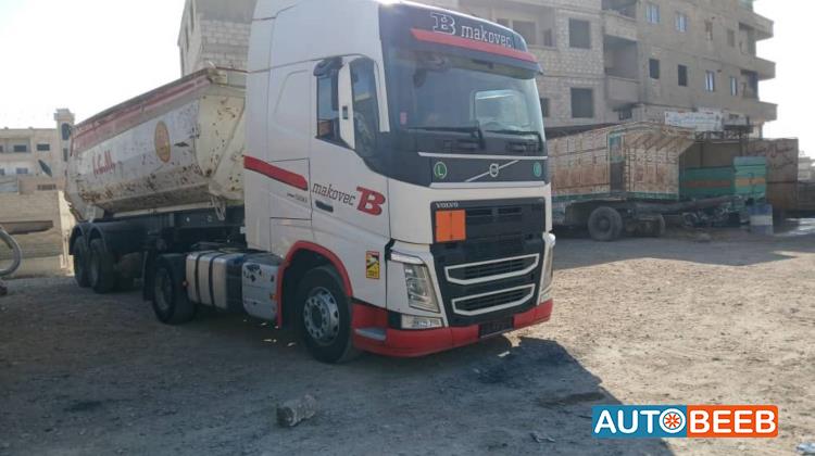 راس تريلا فولفو 2015