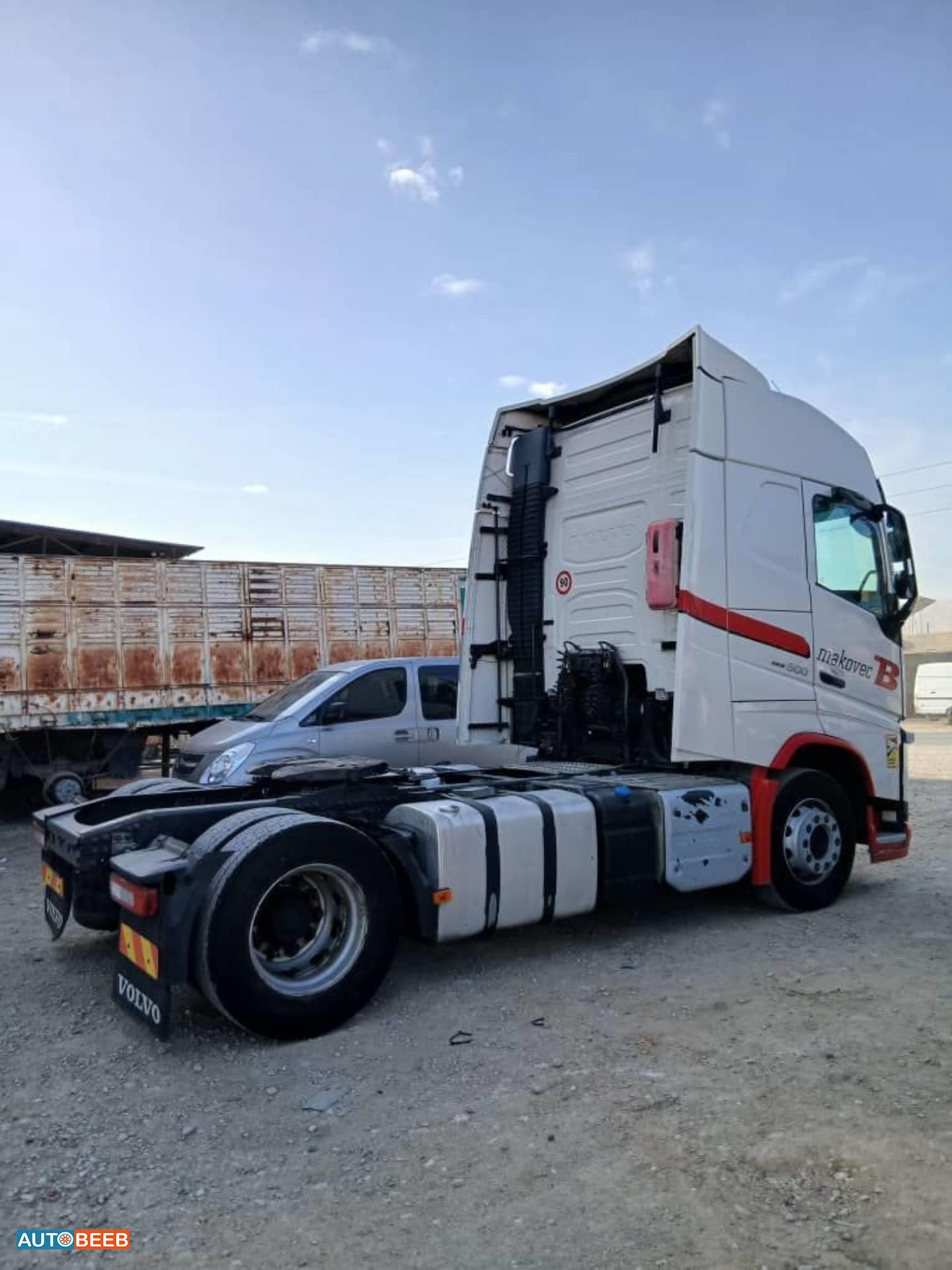 راس تريلا فولفو 2015