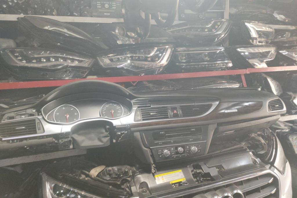 Cabin  Dashboard Audi A6
