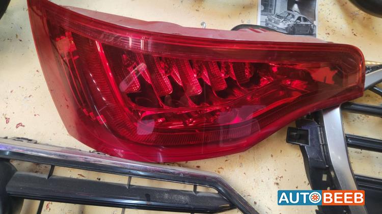 ضوء خلفي يمين شمال اودي Q7 2012 2013 2014 2015