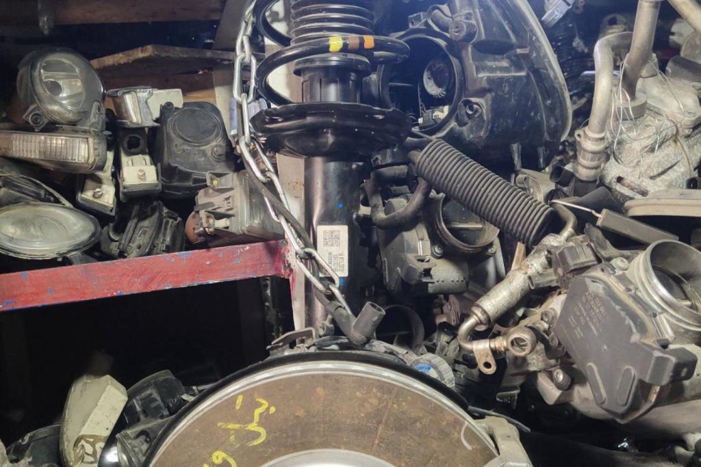  Shock Absorber Volkswagen Tiguan