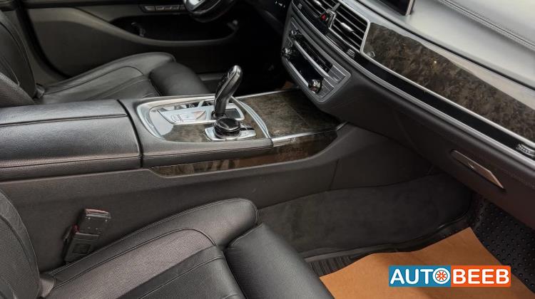 BMW 740 2017