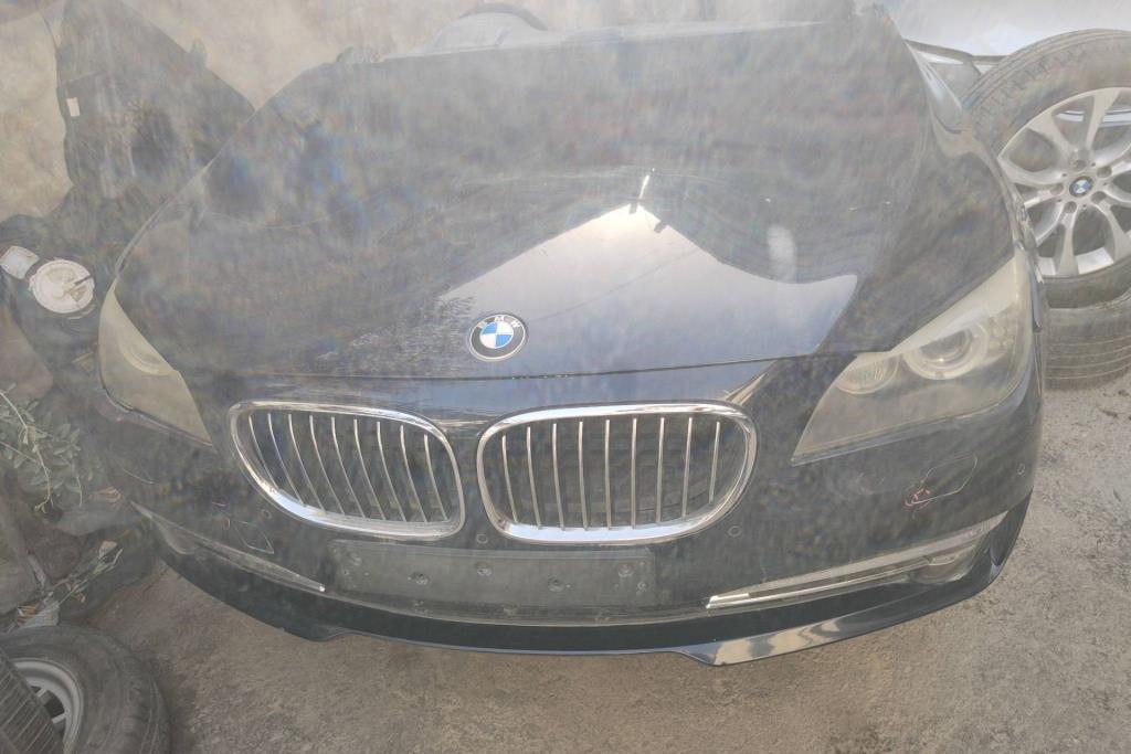 Body  Front clip BMW 740