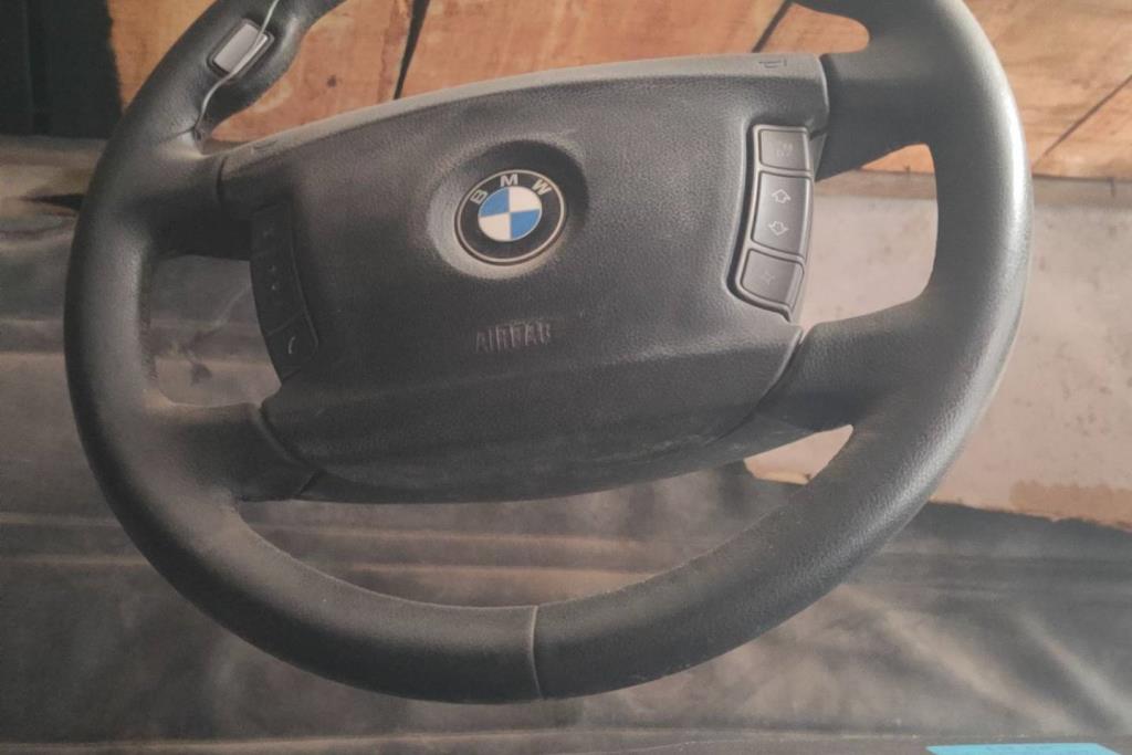 Cabin  Steering Wheel BMW 740