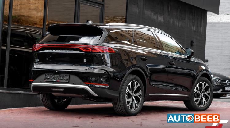 بي واي دي تانج 2025