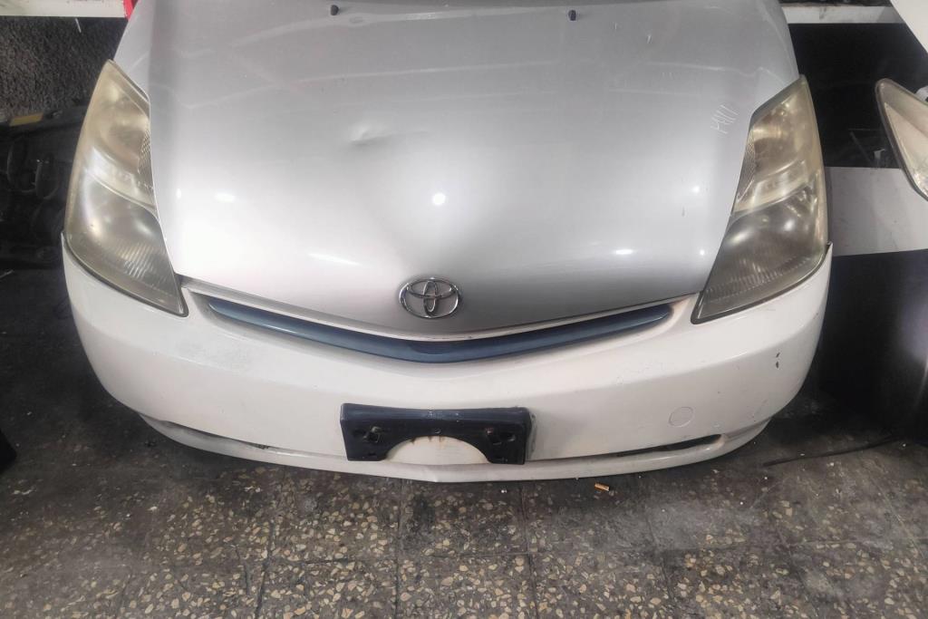 Body  Front clip Toyota Prius