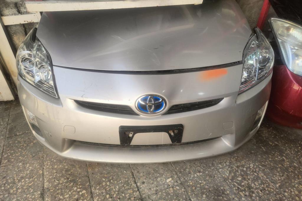Body  Front clip Toyota Prius