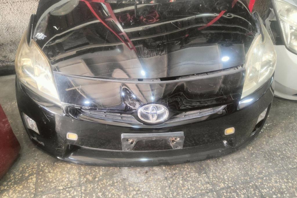 Body  Front clip Toyota Prius