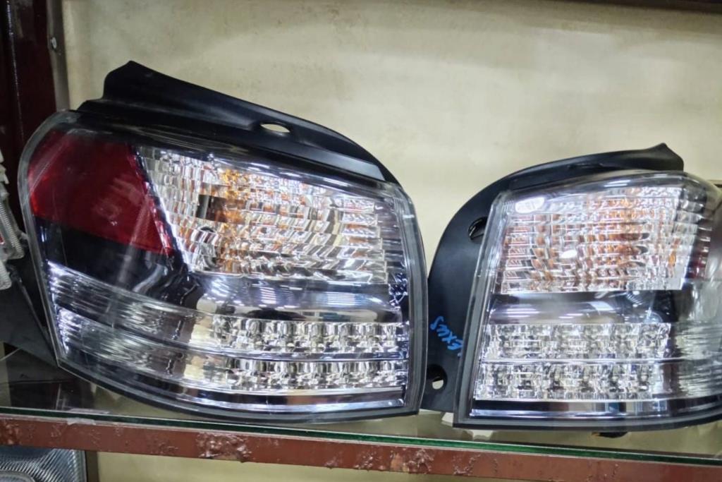 ضوء خلفي يمين شمال لكزس Hs250 2010 2011 2012 