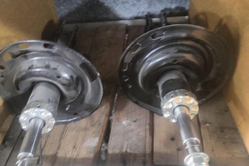  Shock Absorber Toyota Camry