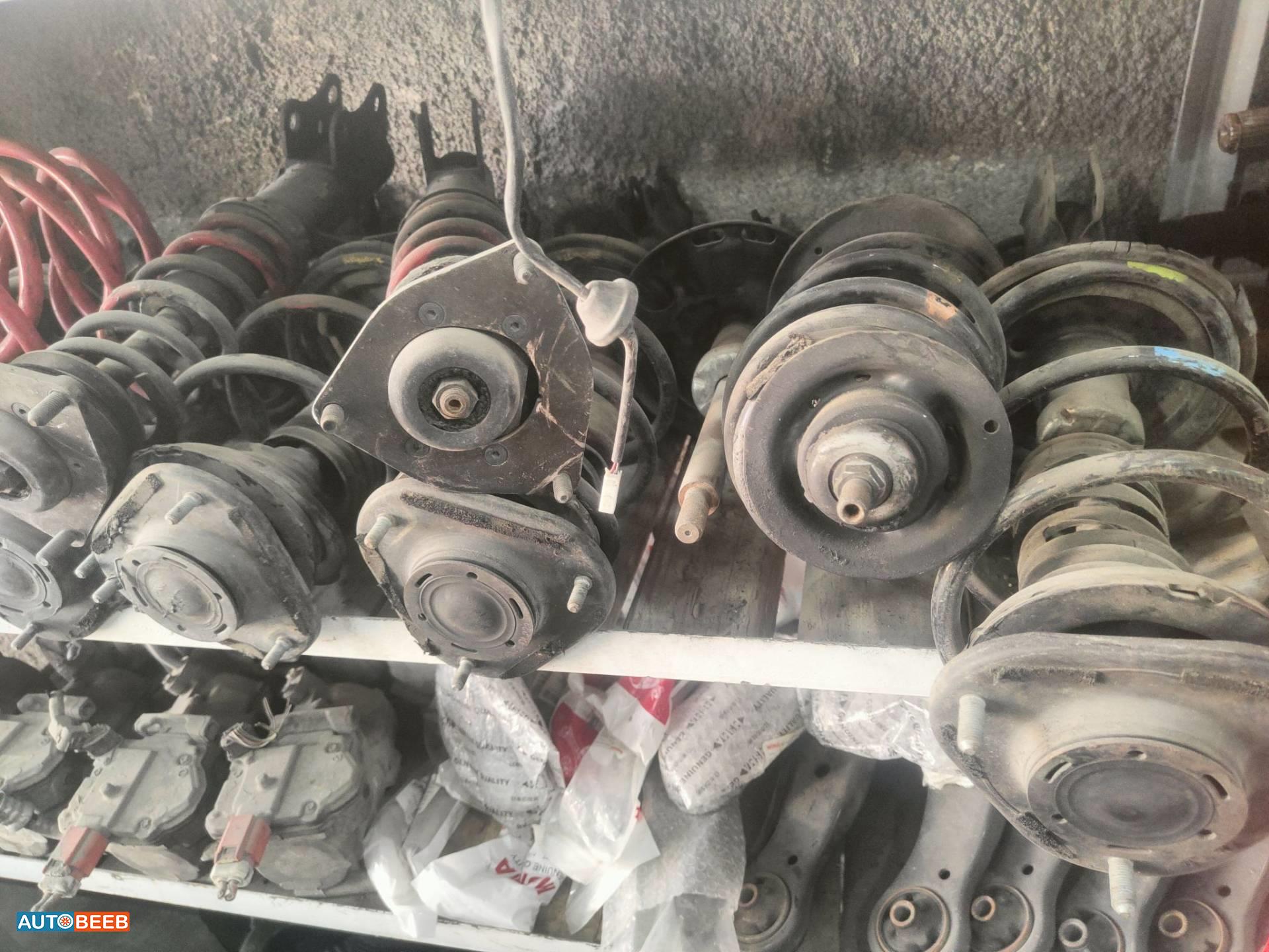  Shock Absorber Toyota Prius C