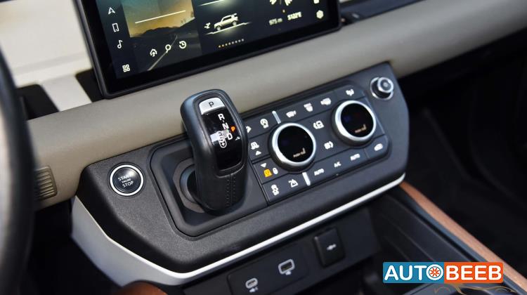 Land Rover Defender 2021
