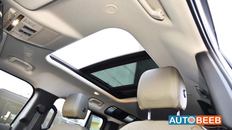 Land Rover Defender 2021