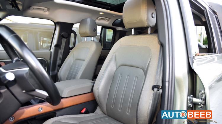 Land Rover Defender 2021