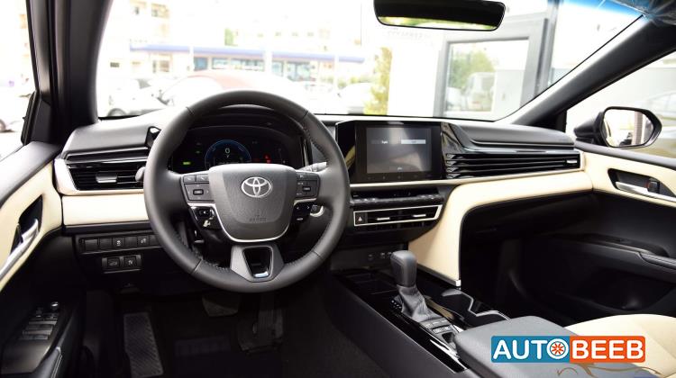 Toyota Camry 2025