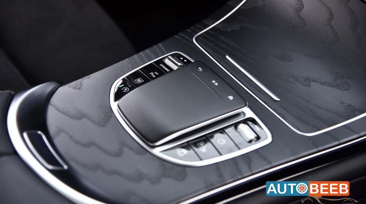 Mercedes Benz GLC200 2021