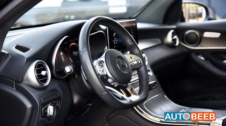 Mercedes Benz GLC200 2021