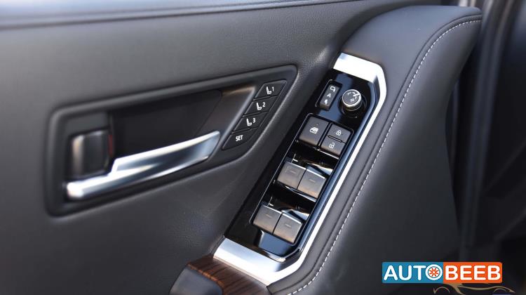 تويوتا لاندكروزر 2025