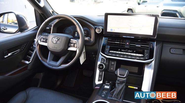 تويوتا لاندكروزر 2025