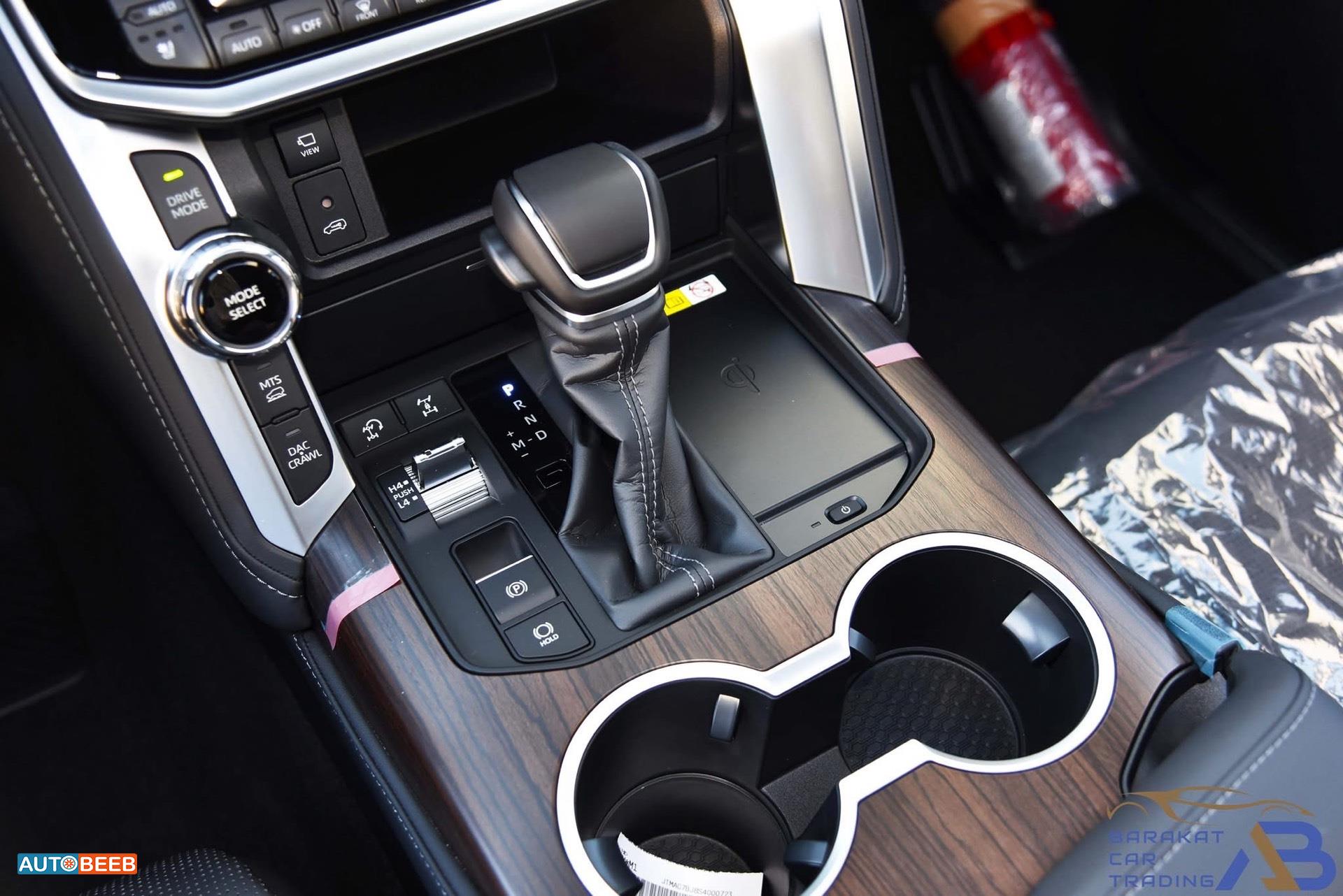 تويوتا لاندكروزر 2025