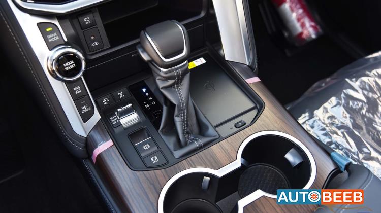 تويوتا لاندكروزر 2025