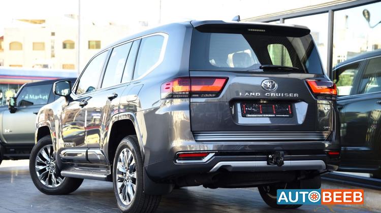 تويوتا لاندكروزر 2025