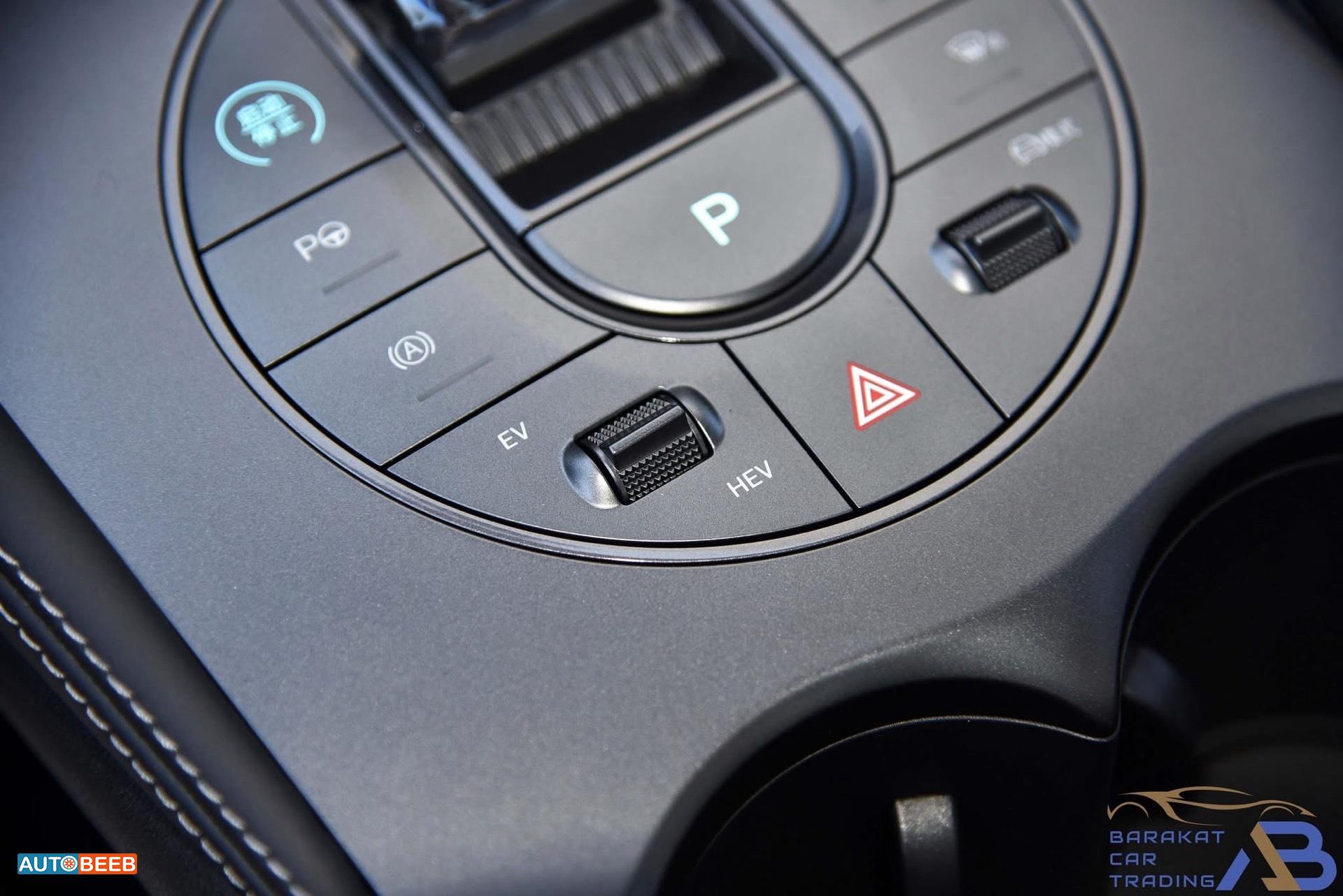 بي واي دي سيل 2025