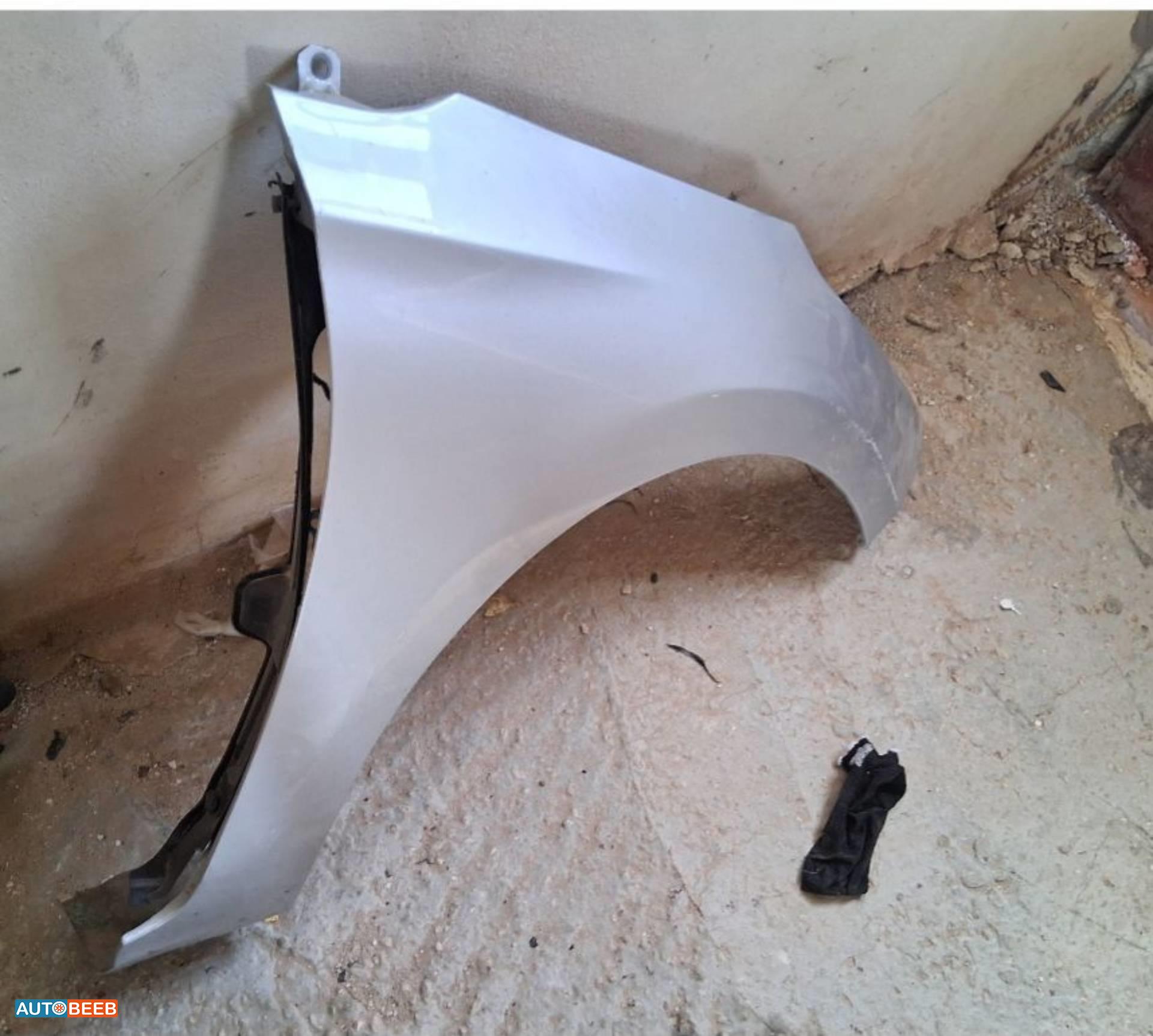 جناح يمين اكسنت وأراد أمريكي القصه الحديث 