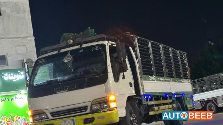 ناقلة اخشاب ايسوزو 1994