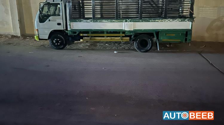 ناقلة اخشاب ايسوزو 1994