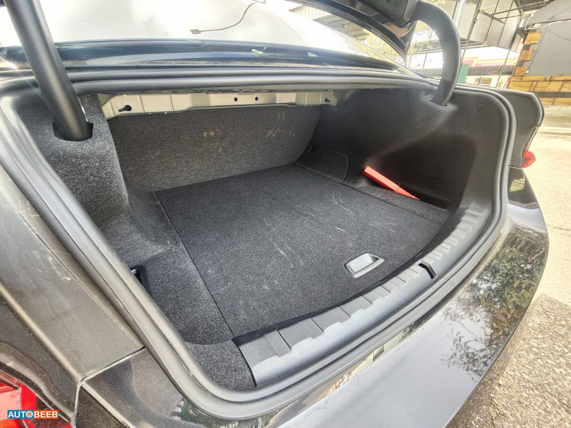 بي ام دبليو i3 2023